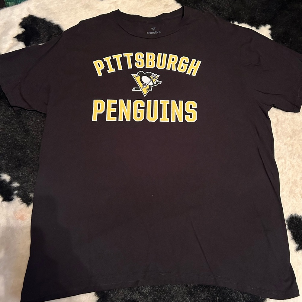 Fanatic’s Pittsburgh penguins shirt